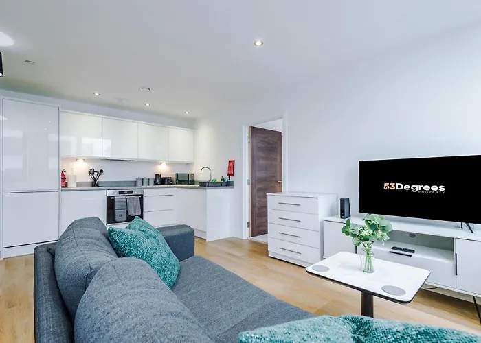 Manchester Stylish Haven: 2-Bed City Apartment